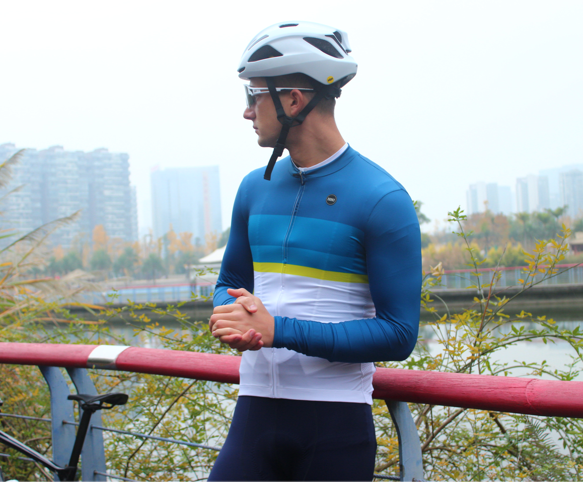 How to choose an autumn jersey